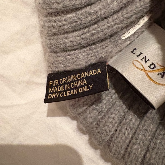 Linda Richard ha-11 grey fur Pom Pom hat beanie - Picture 7 of 7